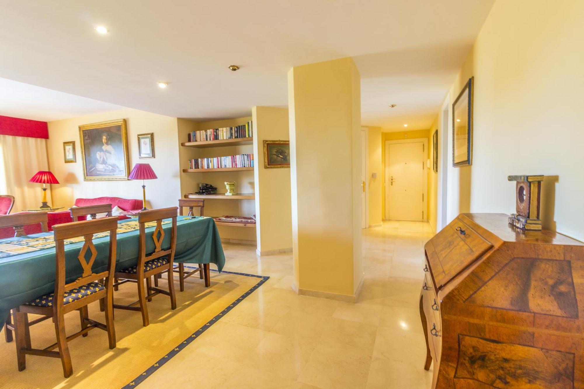 Apartamento Cubo's Boutique Elviria Hills