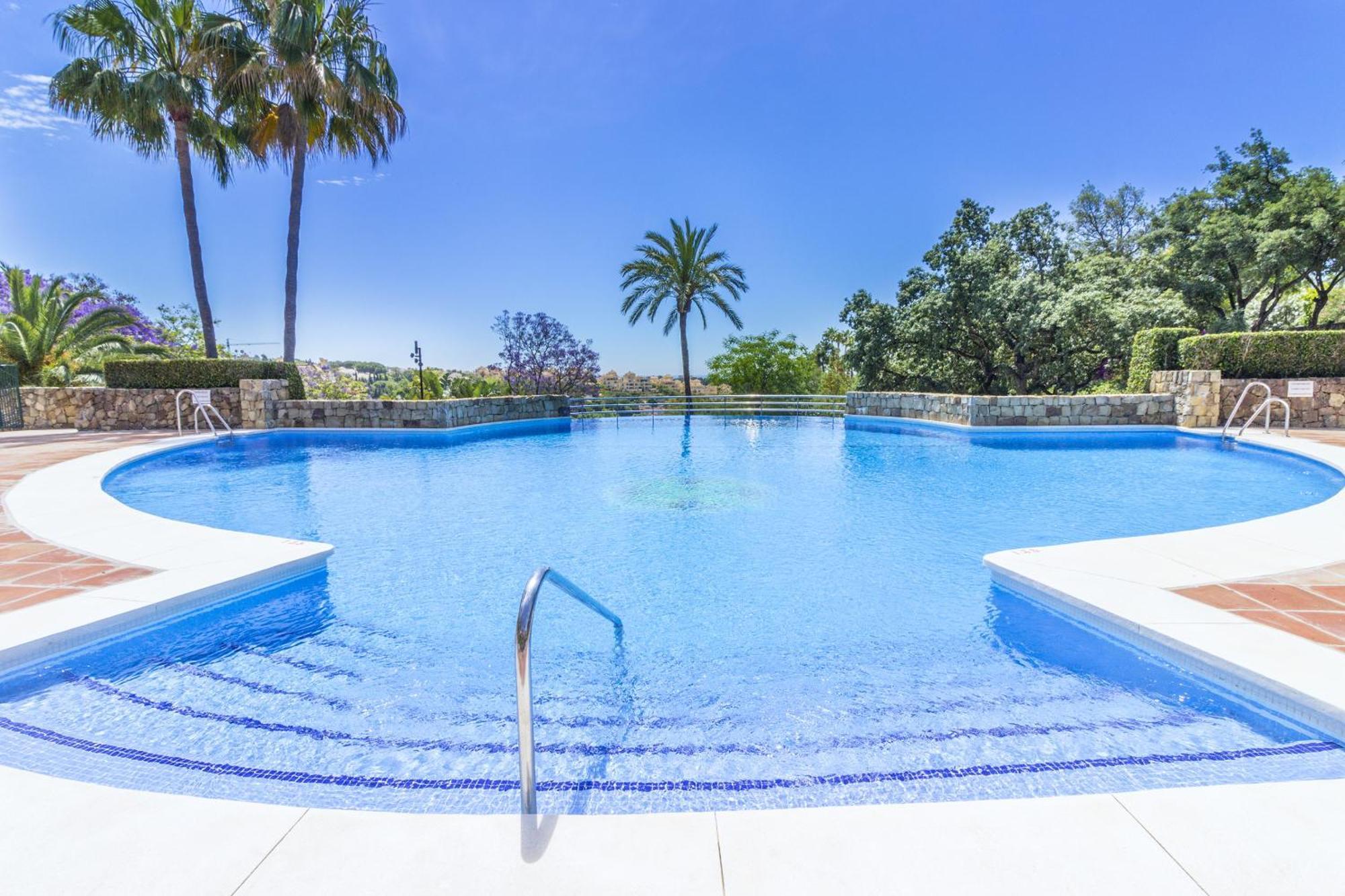 Apartamento Cubo's Boutique Elviria Hills *