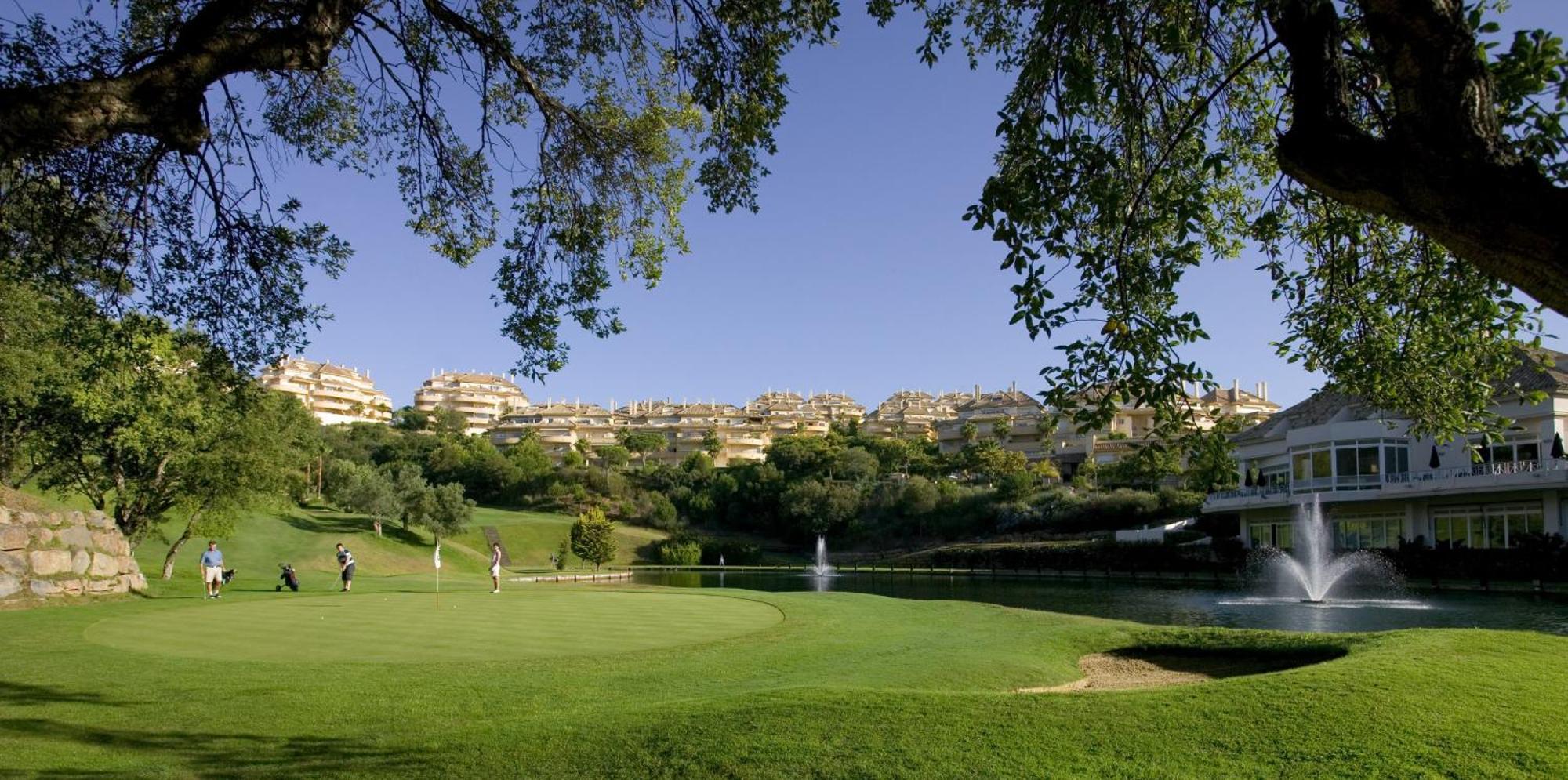 Apartamento Cubo's Boutique Elviria Hills