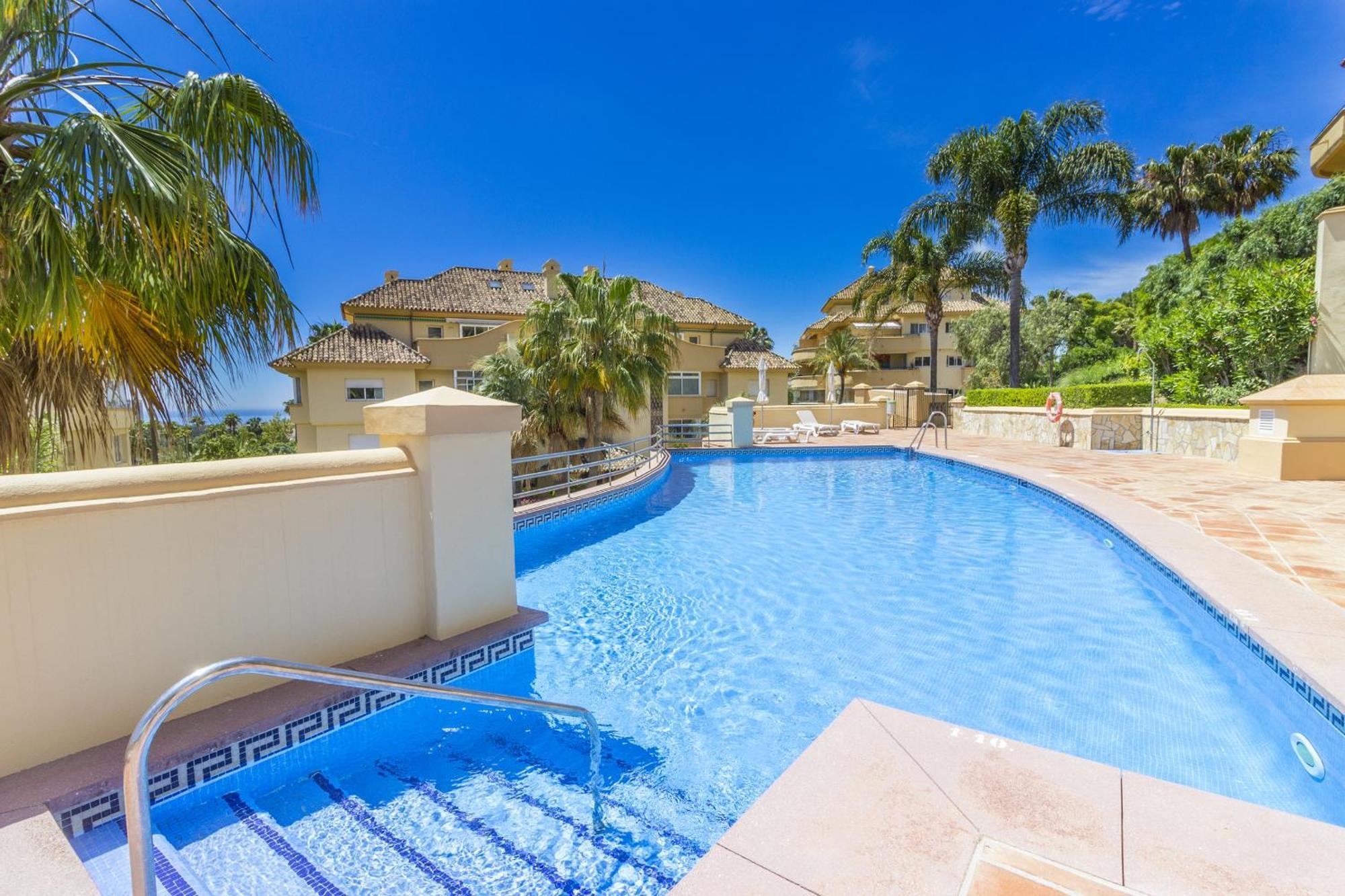 Apartamento Cubo's Boutique Elviria Hills Marbella